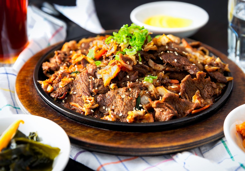 It's hard to find a Korean restaurant serving Dakgalbi in town. Fortunately, Big Mama offers Dakgalbi as one of its two emblematic dishes Singapore Foods